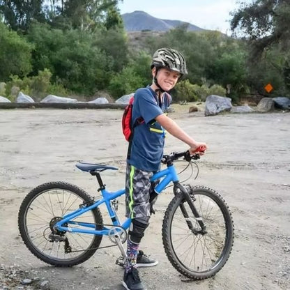 casque de vélo enfant gris 