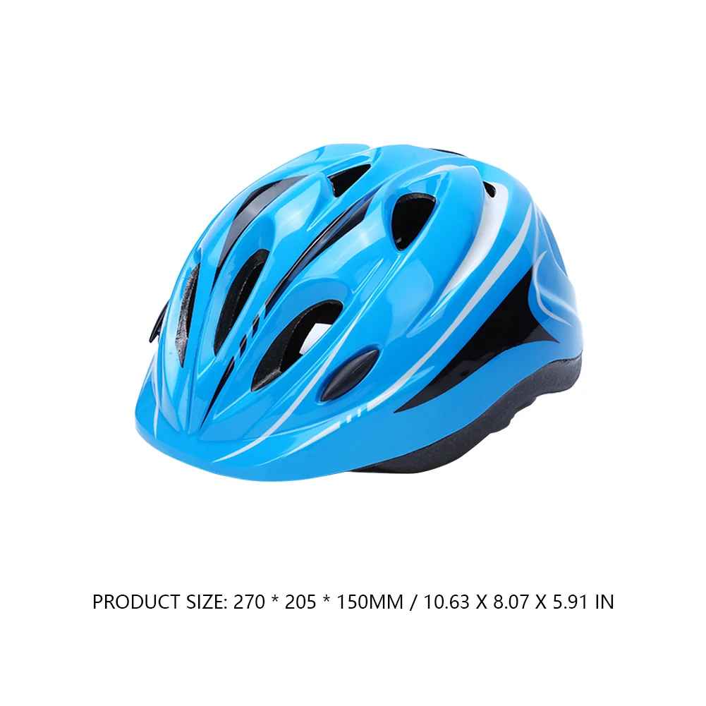 casque vélo enfant bleu proche