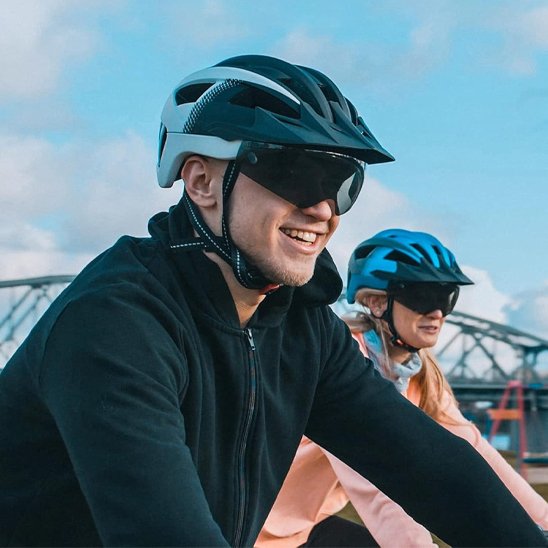 Casque vélo femme gris avec couple