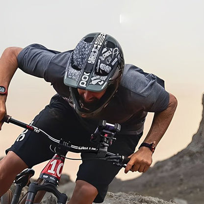 support téléphone vélo homme sur vélo